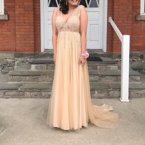 Beautiful Prom Dress!!